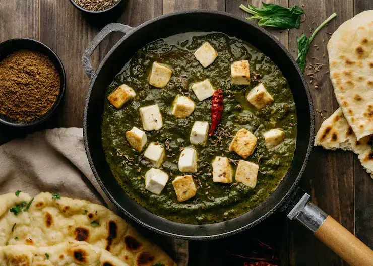 Healthy palak paneer curry meal delivery by Madan Vaishno Dhaba
