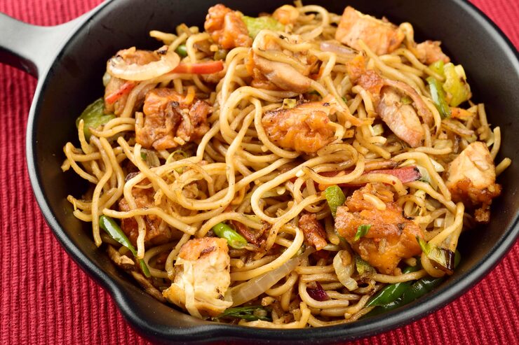 stir-fry-chicken-chowmein-plate